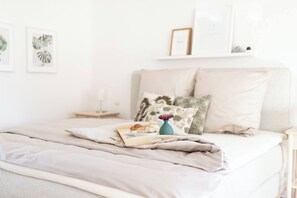 1 bedroom, WiFi, bed sheets