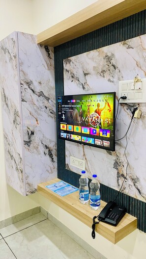 Deluxe Quadruple Room | Laptop workspace, free WiFi - Hotel Shivay Palace (Ujjain)