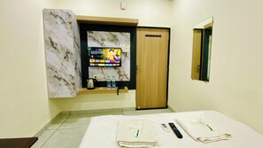 Habitación Deluxe doble | Espacio para trabajar con un portátil y wifi gratis