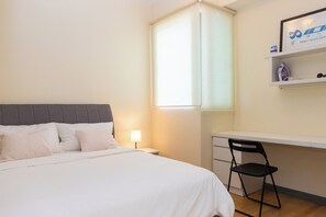 1 間睡房、熨斗/熨衫板、床單