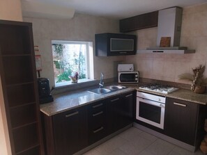 Fridge, microwave, oven, stovetop