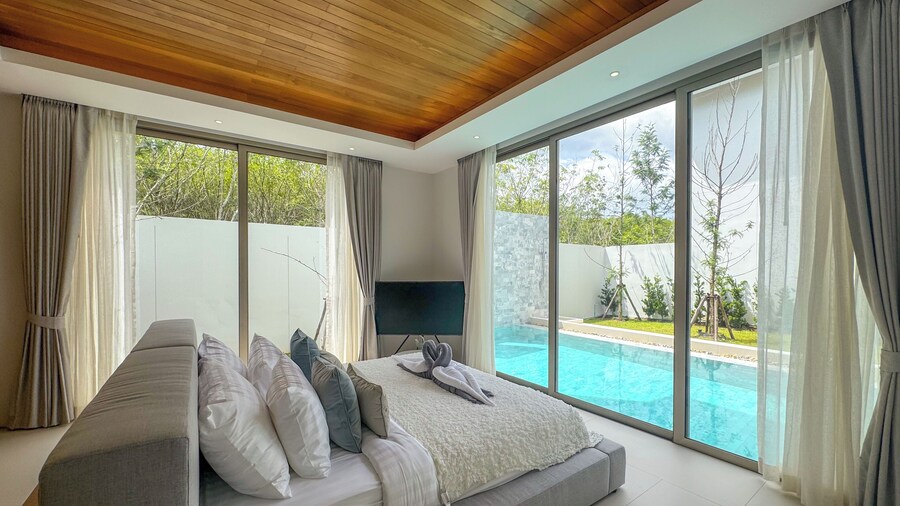 Luxury 3BR Pool Villa PrideLux 4 L10