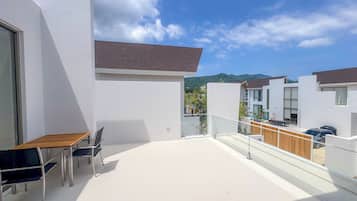Villa Luxury, piscina privata, vista piscina | Balcone