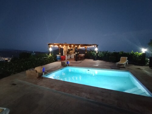 Rural House 'Miraflores' with Sea Views, Private Pool, and Wi-Fi