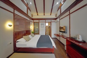 Comfort Double Room, 1 Queen Bed, Non Smoking, Garden View | Blackout drapes, free WiFi