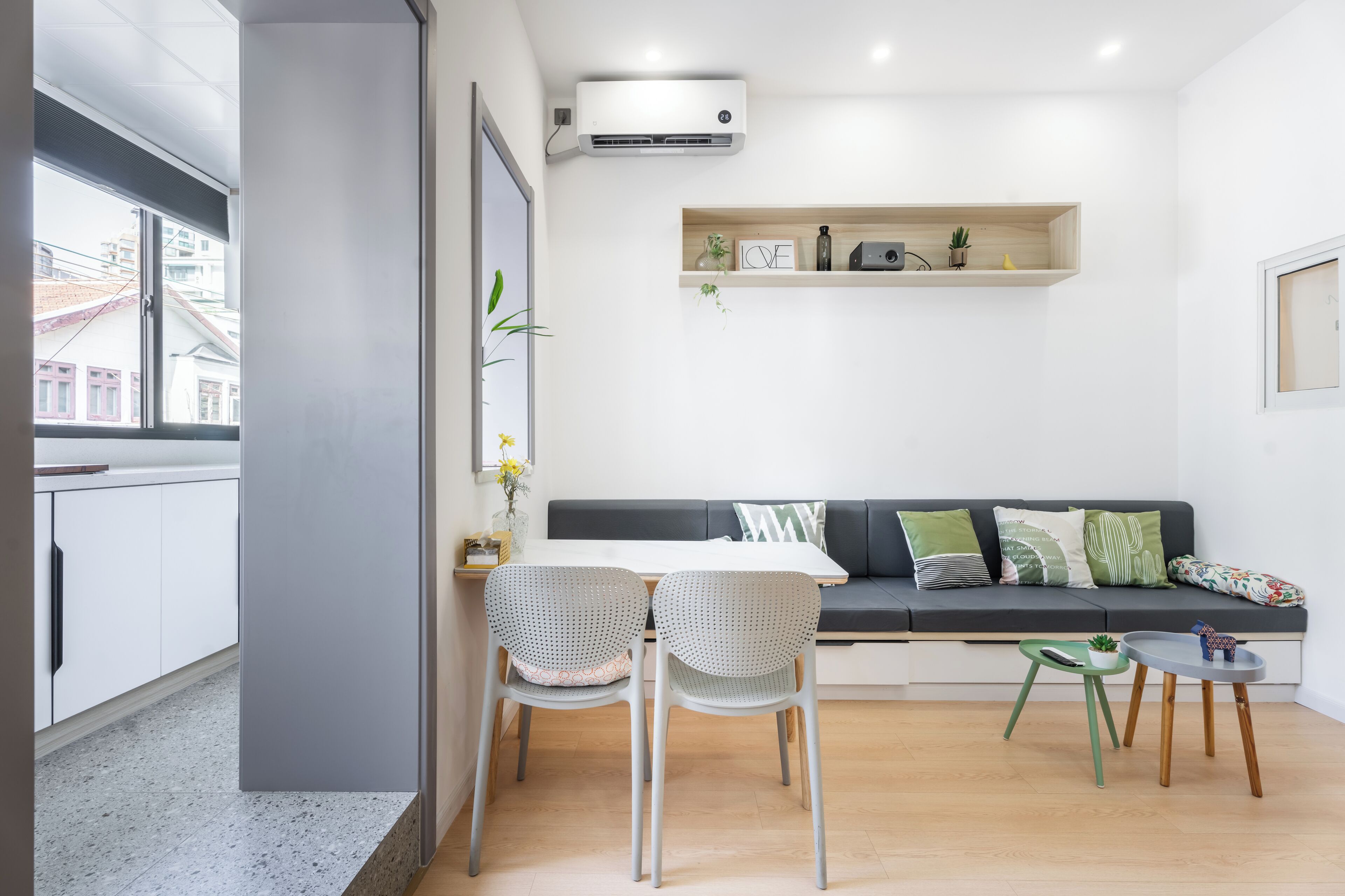 Suite, 2 Bedrooms | Living area | TV