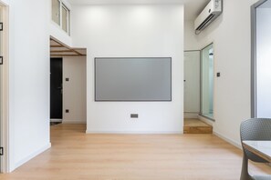 Suite, 2 camere da letto | Soggiorno | TV