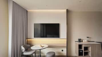 Kamar Double Standar, pemandangan kota | Brankas, ruang kerja ramah laptop, tirai kedap cahaya, dan Wi-Fi gratis