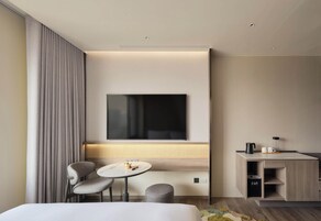 嵨岳標準客房 | 房內夾萬、手提電腦工作空間、遮光窗簾/窗簾、免費 Wi-Fi