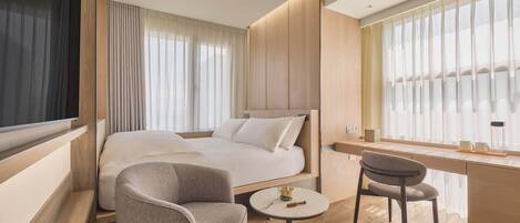 Doppelzimmer, Stadtblick | Zimmersafe, laptopgeeigneter Arbeitsplatz, Verdunkelungsvorhänge