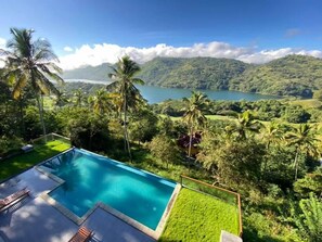 15 outdoor pools