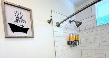 Renovated 2 Bedroom in Durham! New listing but experienced Superhost!