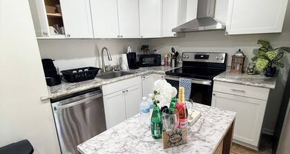 Renovated 2 Bedroom in Durham! New listing but experienced Superhost!