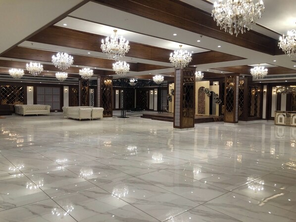 Thức ăn và đồ uống