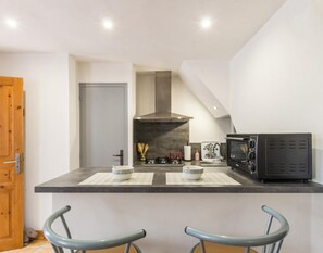 Refrigerador y microondas 