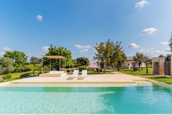 Seasonal outdoor pool, sun loungers