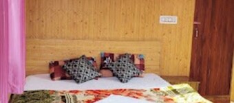 Lovely 2-bedroom house with WiFi in Banjar