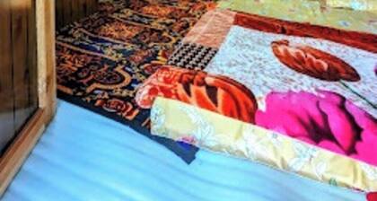 Lovely 2-bedroom house with WiFi in Banjar