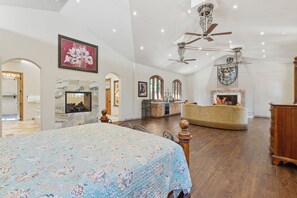 3 bedrooms, desk, free WiFi, bed sheets