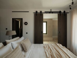 Minibar, in-room safe, soundproofing, iron/ironing board - Armacaas Mykonos Hotel (Mykonos)