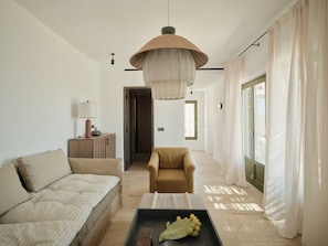 Minibar, in-room safe, soundproofing, iron/ironing board - Armacaas Mykonos Hotel (Mykonos)