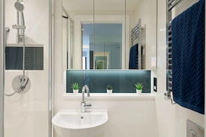 Studio, Non Smoking | Bathroom