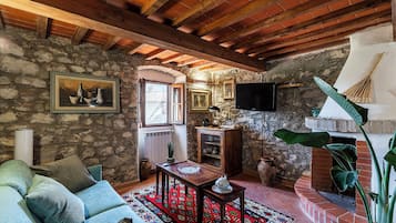 Apartment, Valley View | Living area | TV