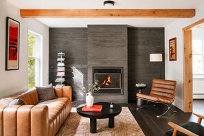 TV, fireplace, table tennis, stereo