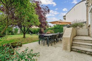 屋外ダイニングエリア