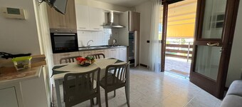 "IL CASTELLETTO" independent apartment, 2 terraces, garden with bbq.