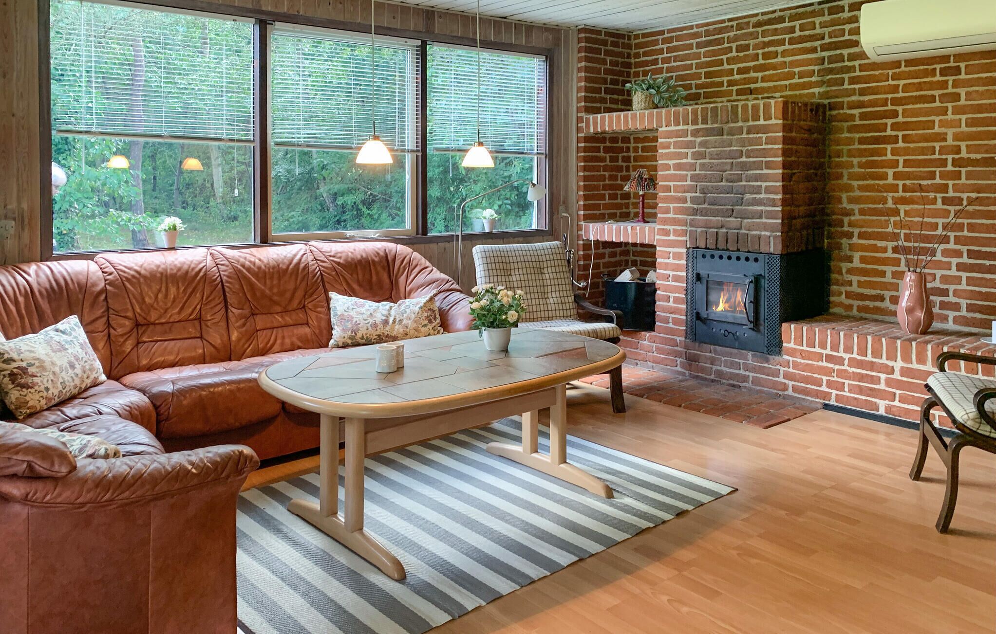 Télévision, cheminée