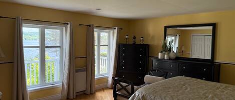 3 soverom, skrivebord, strykejern/-brett og wi-fi