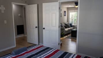 3 chambres, fer et planche Ă repasser, Wi-Fi gratuit, draps fournis