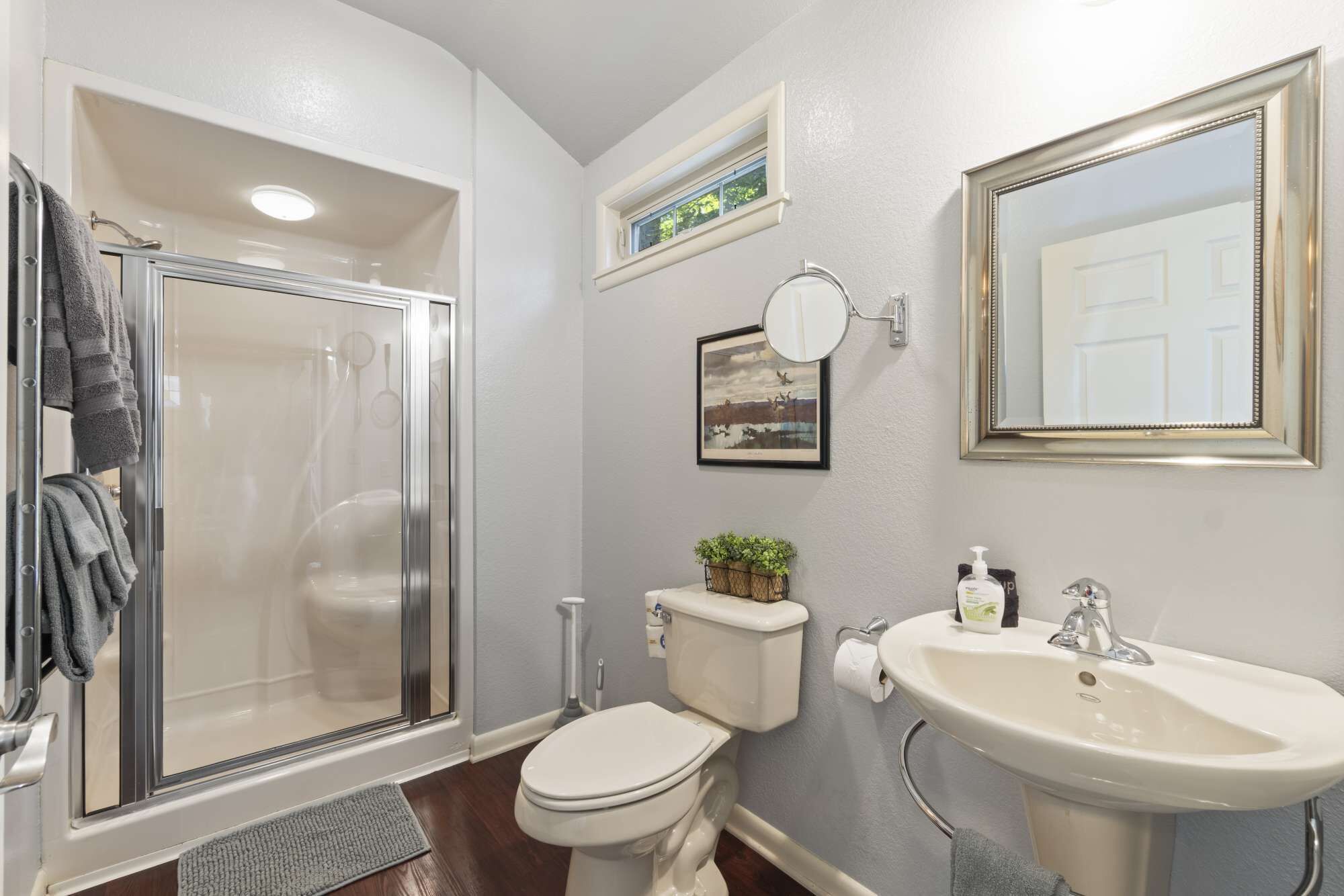 Shower, jetted tub, hair dryer, towels