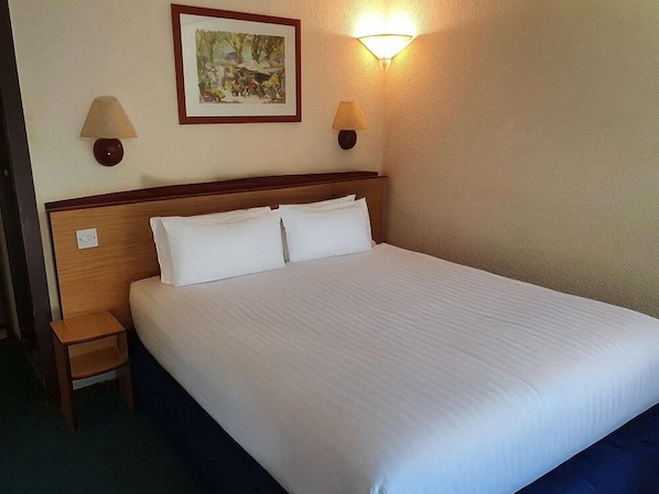 Standard Double Room | Iron/ironing board, free WiFi