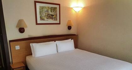 The Crossway Hotel