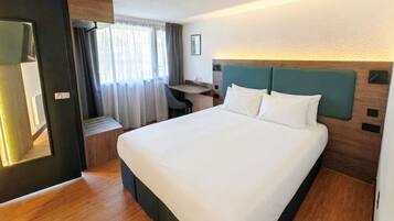 Executive Double Room | Iron/ironing board, free WiFi