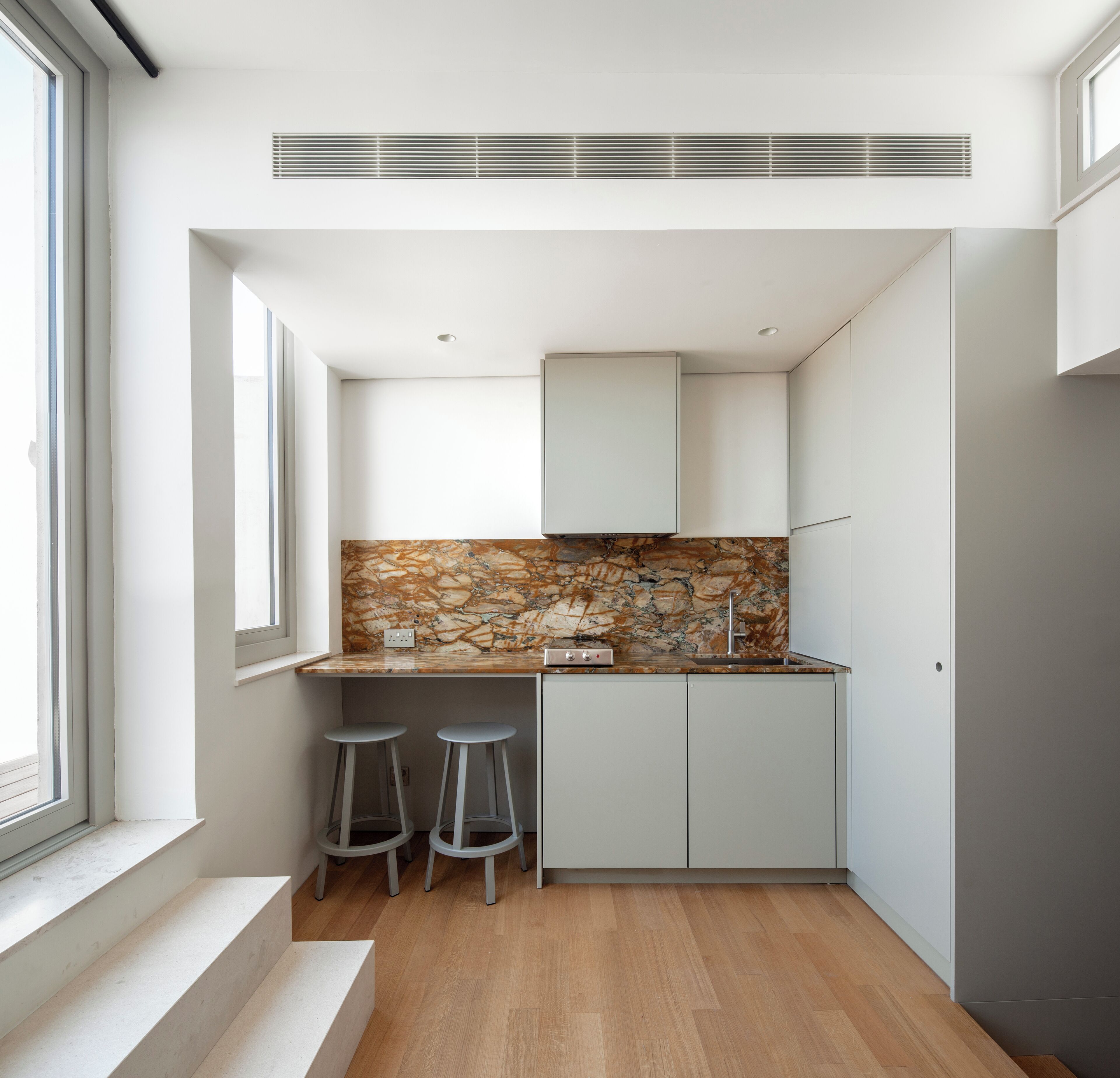 Suite – deluxe, terrasse | Eget kjøkken | Minikjøleskap, kokeplater og kjøkkenutstyr