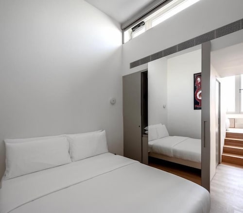 Stilla, 6, Triq San Lazzru