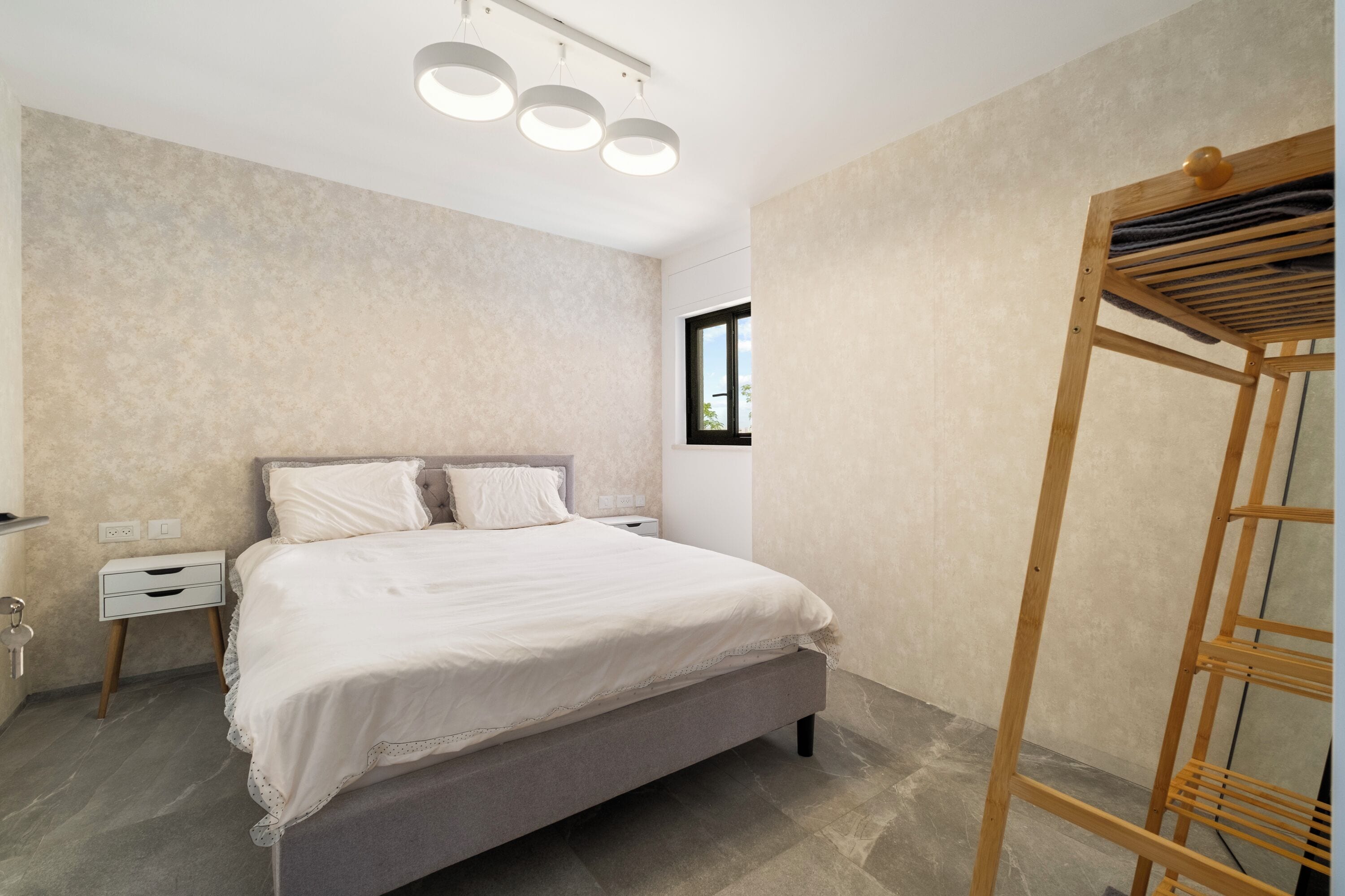 Blackout curtains, free WiFi