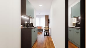 Suite | Cocina privada | Cafetera de espresso, tetera eléctrica y tostadora