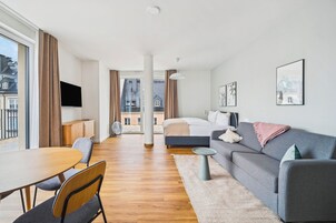 舒适套房, 露台 | 特色装修、特色家居、办公桌、笔记本电脑工作区