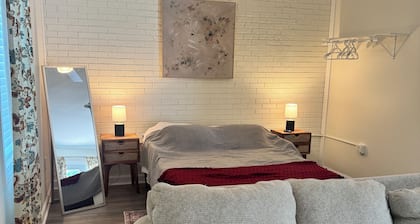 Cozy studio in charming Moncks Corner