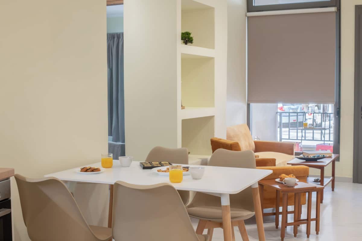 Bliss Apartment, Balcony, Partial Sea View | Spisestue