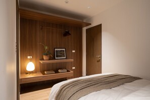 Standard Double Room | Desk, blackout drapes, iron/ironing board, free WiFi