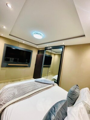 Deluxe House, 2 Bedrooms, Kitchen | Blackout curtains, iron/ironing board, free WiFi - Ques Self Catering Apartments (Gaborone)