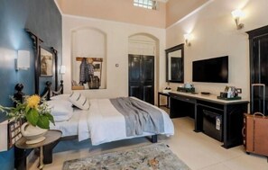 Double Room | Soundproofing, free WiFi - Il Pallazzo Heritage Hotel (Panchgani)