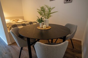 Apartment, Garden View | Dining room