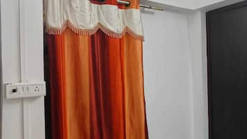 Standard Room | Desk, laptop workspace, free WiFi