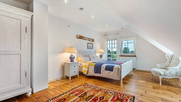 4 soverom, strykejern/-brett, wi-fi og sengetøy